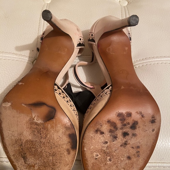 Moschino Peep Toe Bow Pump - Picture 5 of 7